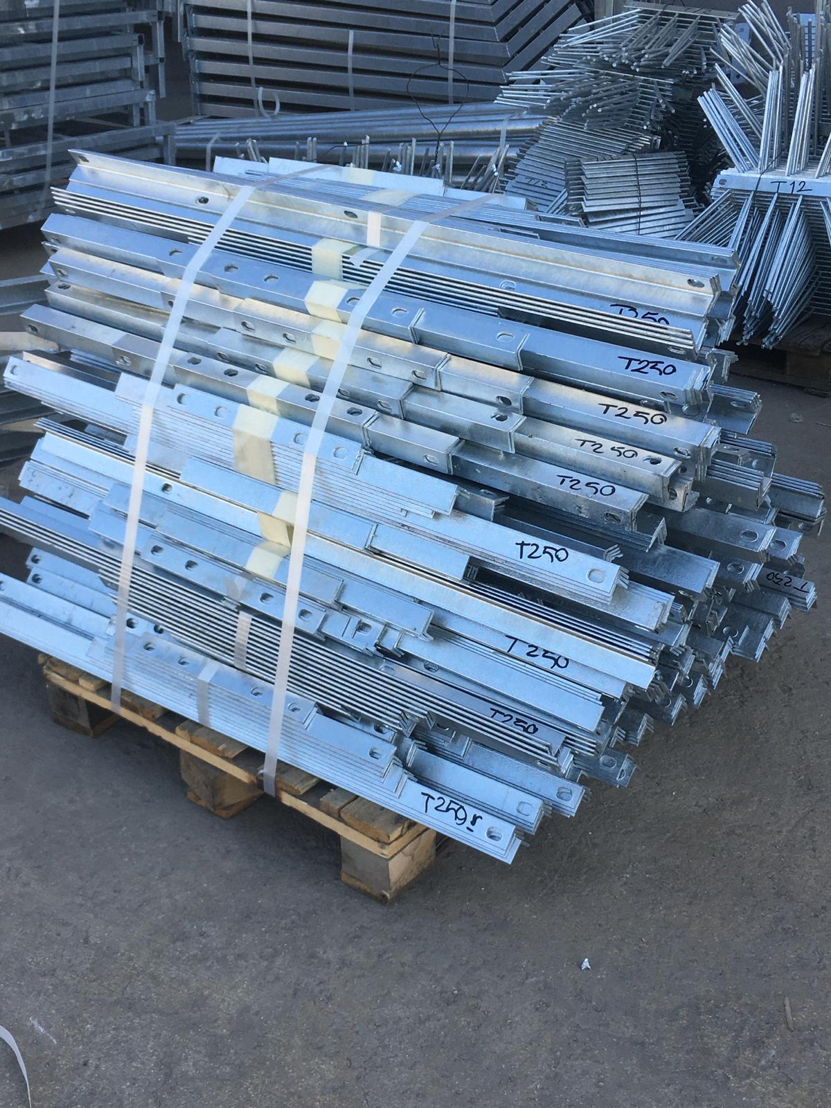 Üçel Direk Metal, galvanizli kaynaklı AG-OG demir direkler, trafo direkleri, boya kaynaklı potans imalatı, galvanizli cıvatalı direkler, demir direk imalatı, çelik konstrüksiyon, enerji direkleri, iletişim direkleri, aydınlatma direkleri, çelik yapılar, çelik yapı imalatı, endüstriyel yapılar, elektrik direkleri, demir direk imalatı, çelik konstrüksiyon hizmetleri